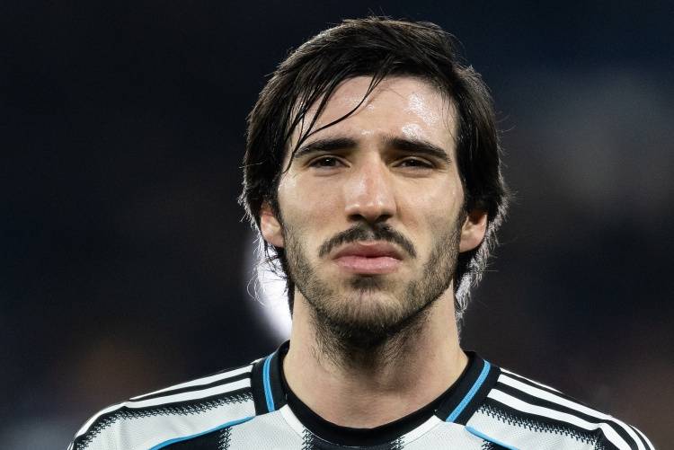 纽卡标价1亿欧！意媒：阿森纳加入托纳利争夺，曼联或被再次截胡